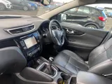 2015 Nissan Qashqai thumbnail 18