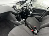 2019 Peugeot 208 thumbnail 23
