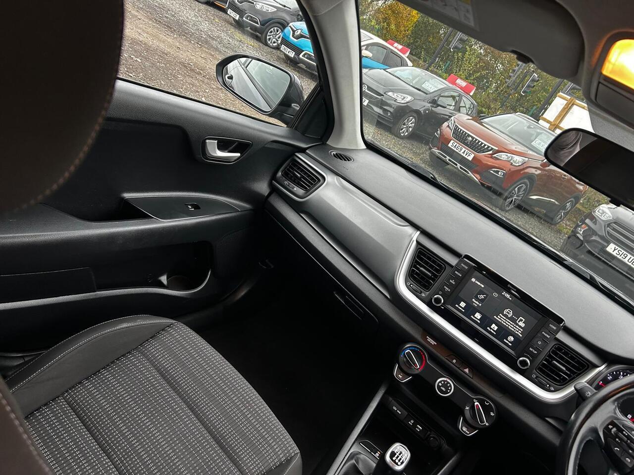 2019 KIA Stonic thumbnail 21