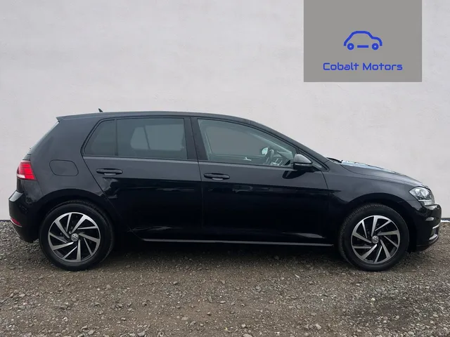 2019 Volkswagen Golf — photo 2