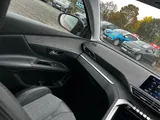 2019 Peugeot 3008 thumbnail 17