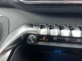 2019 Peugeot 3008 thumbnail 17