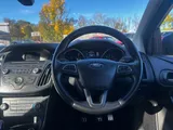 2015 Ford Focus thumbnail 13