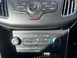 2015 Ford Focus thumbnail 15
