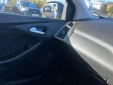 2015 Ford Focus thumbnail 16