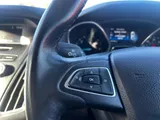 2015 Ford Focus thumbnail 18