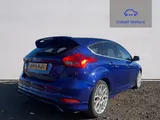 2015 Ford Focus thumbnail 3