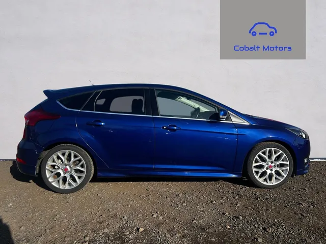 2015 Ford Focus — photo 2