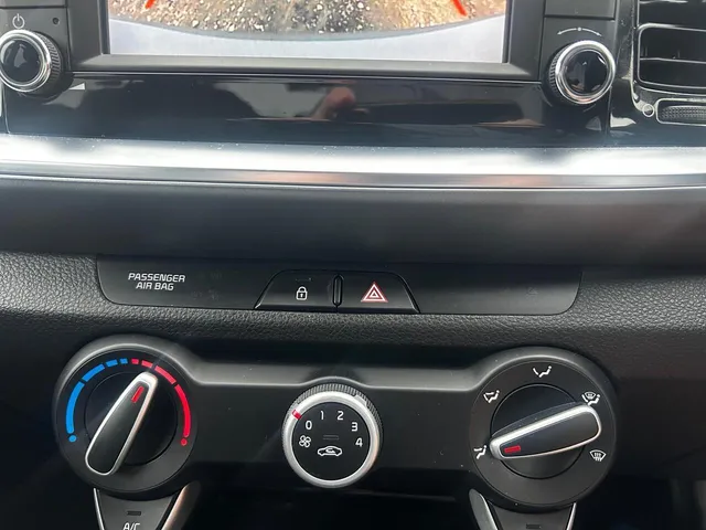 2020 KIA Stonic — photo 4