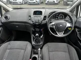 2015 Ford Fiesta thumbnail 14