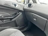 2015 Ford Fiesta thumbnail 19