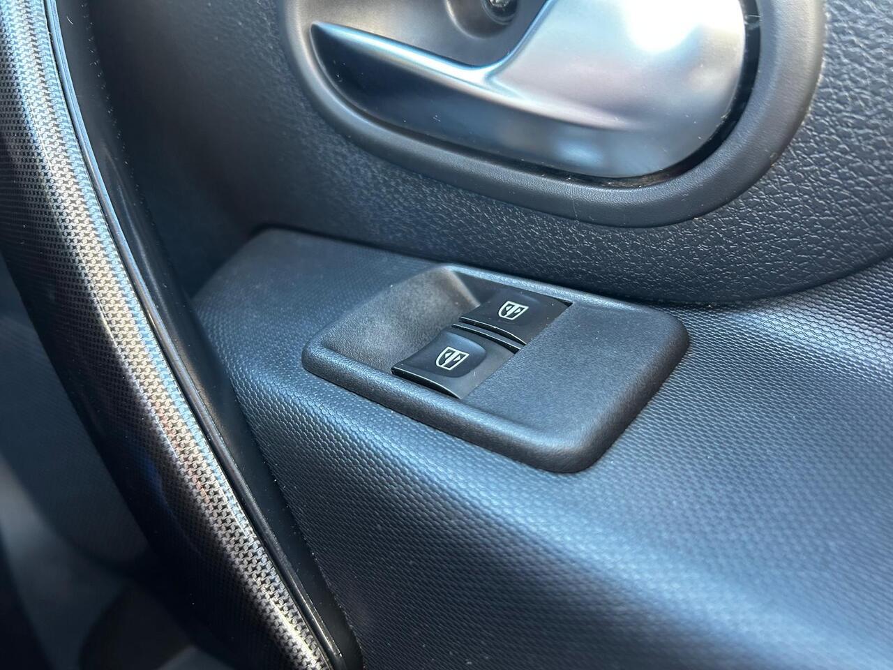 2018 Dacia Sandero thumbnail 15