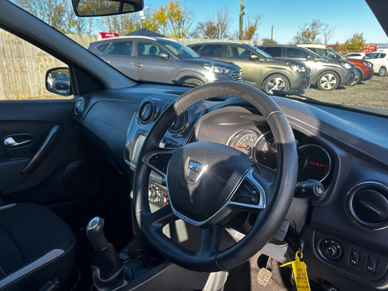 2018 Dacia Sandero thumbnail 25