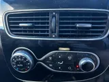 2017 Renault Clio thumbnail 10