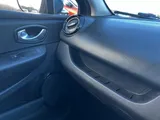 2017 Renault Clio thumbnail 11