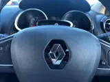 2017 Renault Clio thumbnail 21