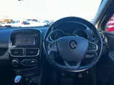 2017 Renault Clio thumbnail 24