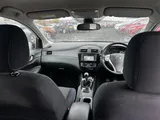 2015 Nissan Pulsar thumbnail 16