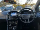 2017 Ford Focus thumbnail 12