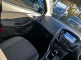 2017 Ford Focus thumbnail 13
