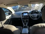 2017 Ford Focus thumbnail 15