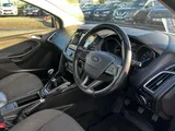 2017 Ford Focus thumbnail 22