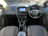2017 Ford Focus thumbnail 23