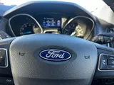 2017 Ford Focus thumbnail 25