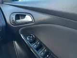 2017 Ford Focus thumbnail 27