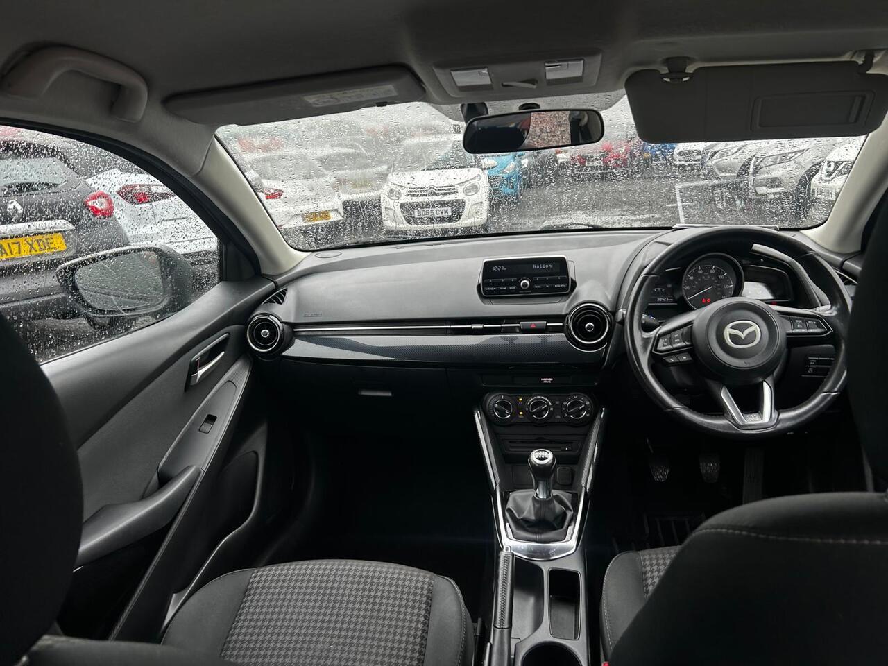 2018 Mazda Mazda2 thumbnail 18