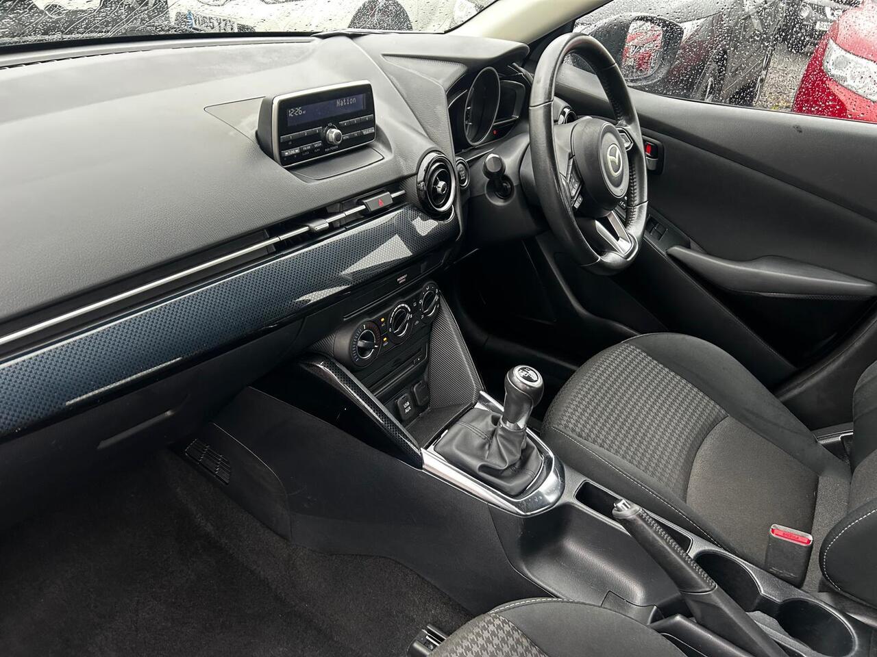 2018 Mazda Mazda2 thumbnail 26