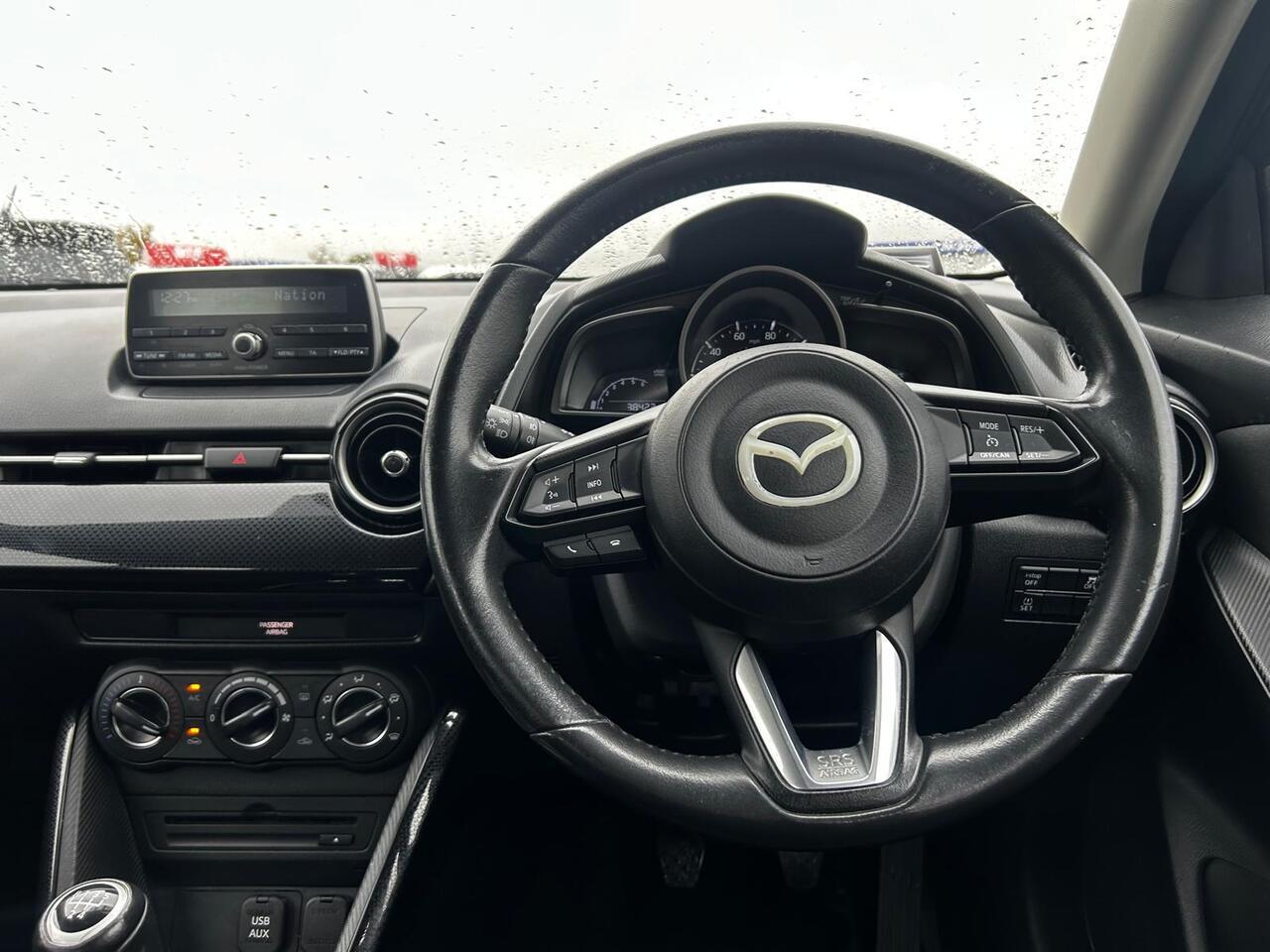 2018 Mazda Mazda2 thumbnail 28