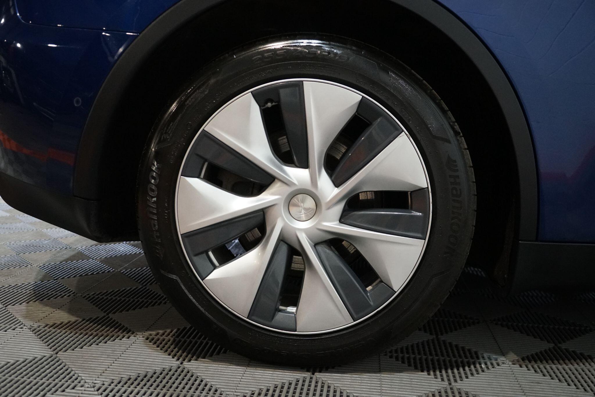 2022 Tesla Model Y — photo 4