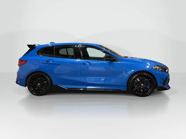 2023 BMW 1 Series — photo 4