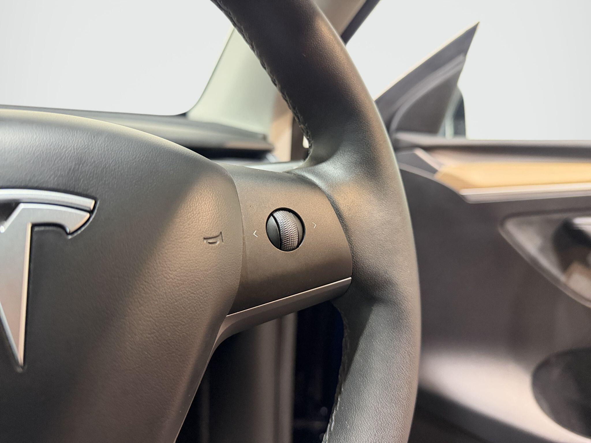 2022 Tesla Model Y thumbnail 36