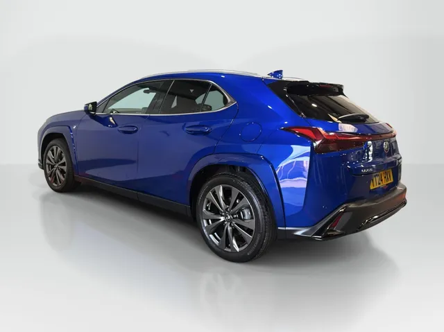 2024 Lexus UX — photo 2