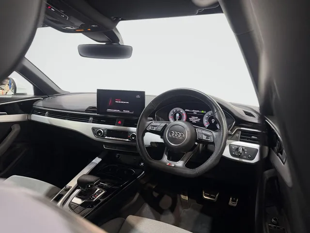 2022 Audi A4 — photo 4