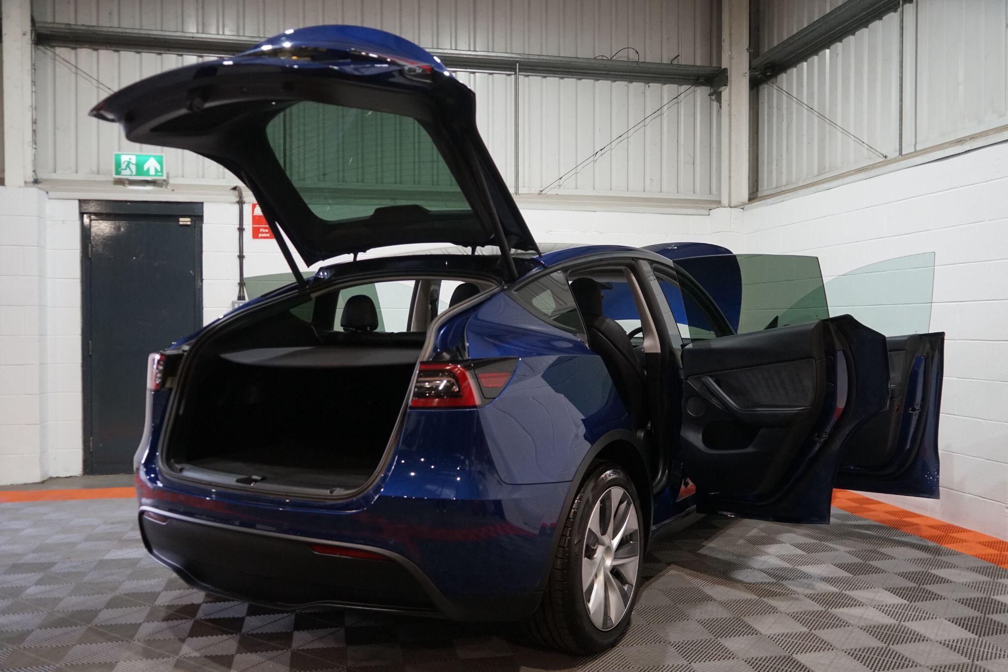 2022 Tesla Model Y thumbnail 18