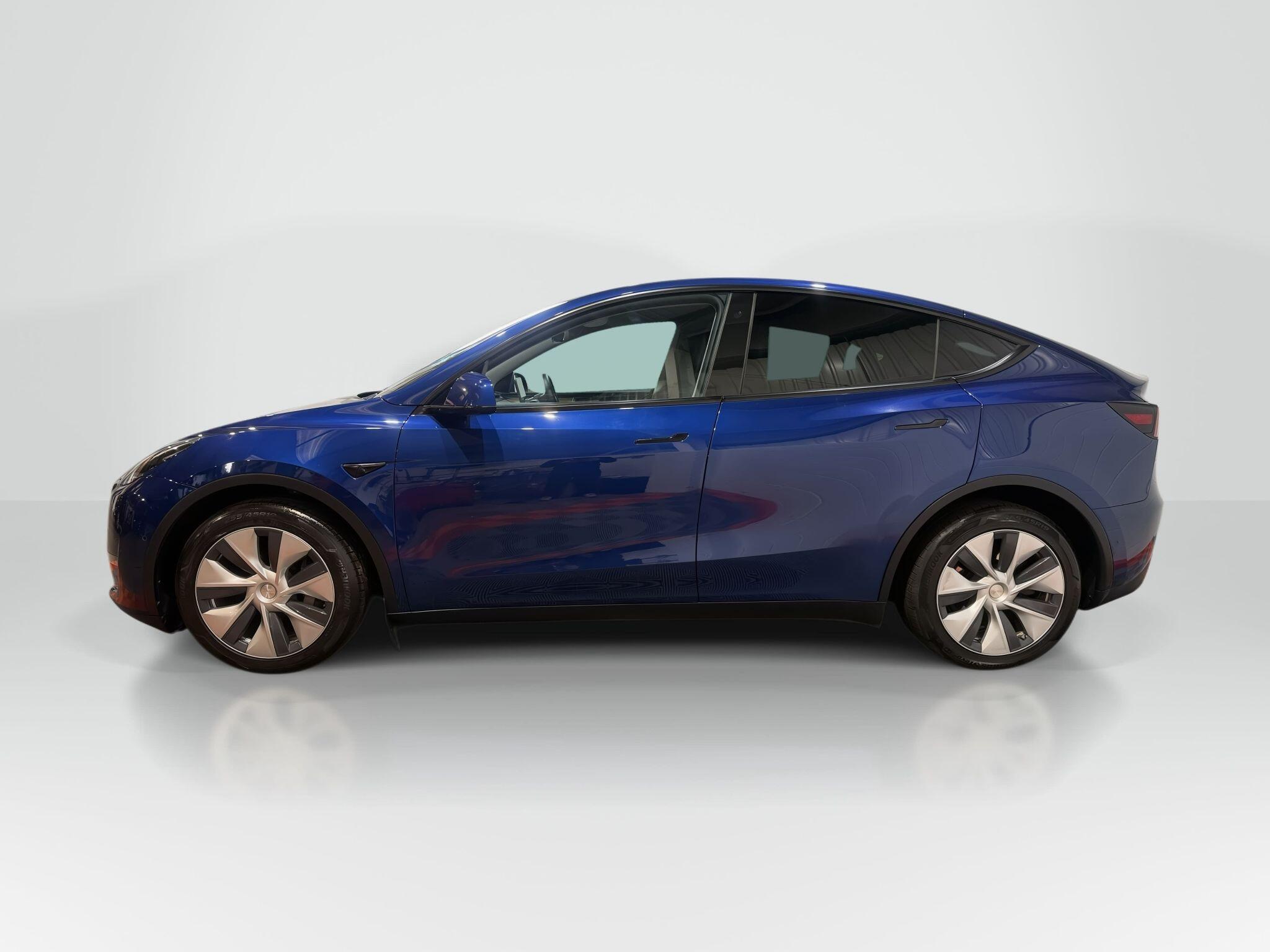 2022 Tesla Model Y thumbnail 1