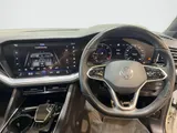 2021 Volkswagen Touareg thumbnail 59