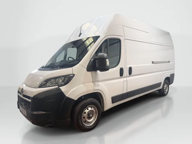 2025 Vauxhall Movano — photo 2