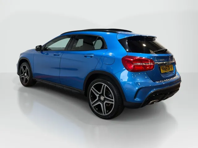 2015 Mercedes-Benz GLA — photo 2