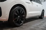 2021 Volkswagen Touareg thumbnail 44