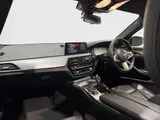 2018 BMW 5 Series thumbnail 4