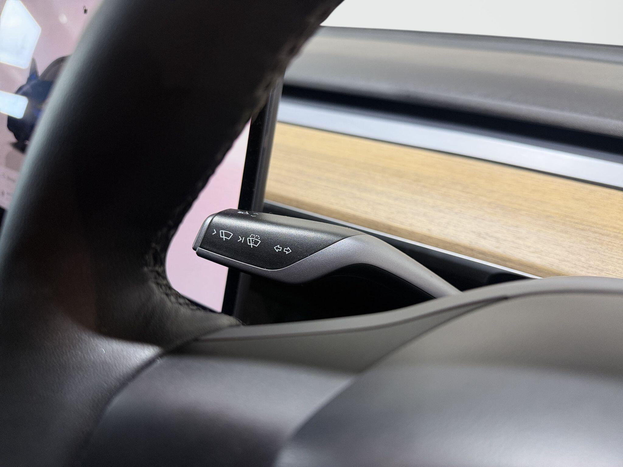 2022 Tesla Model Y thumbnail 37