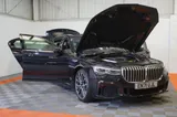 2021 BMW 7 Series thumbnail 9