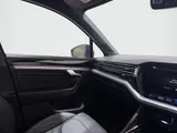 2021 Volkswagen Touareg thumbnail 26