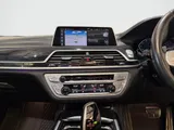 2021 BMW 7 Series thumbnail 53