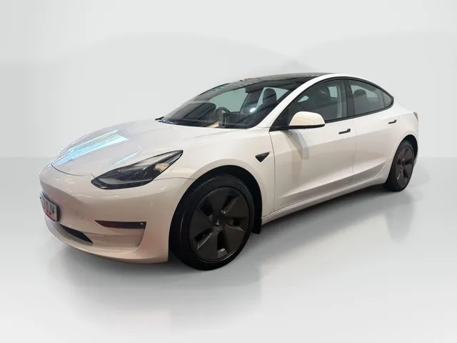2023 Tesla Model 3 — photo 3