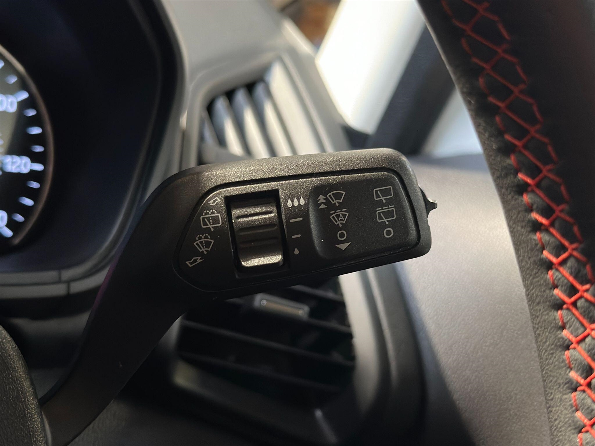 2018 Ford EcoSport thumbnail 37